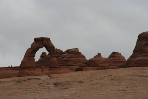 10 delicate arch from low viewpoint.JPG