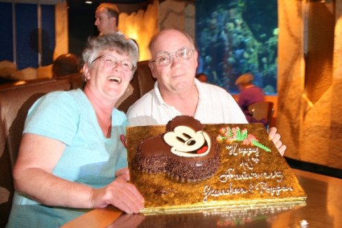 12 Coral Reef Gma and Poppa cake 2.JPG