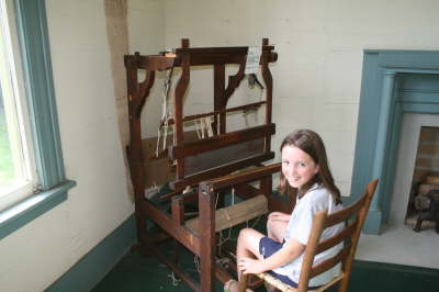 06_weaving_loom1.jpg