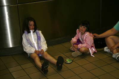 07_Train_station_waiting1.jpg