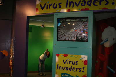 05_Virtual_virus_invader1.jpg