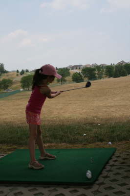 06_sam_golf_practice1.jpg