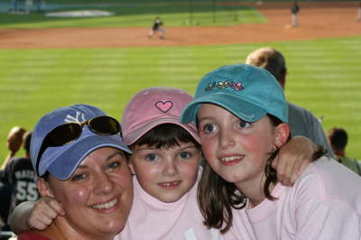 10_mom_sam_sara_at_yankees_game1.jpg