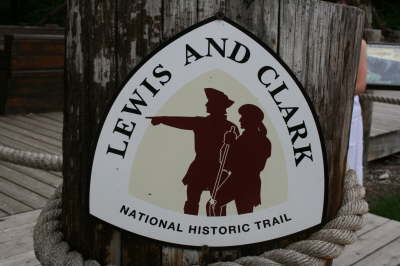 01_lewis___clark_sign1.jpg