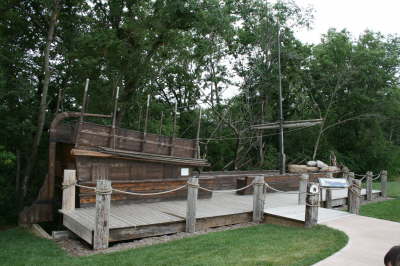 05_lewis___clark_keelboat1.jpg