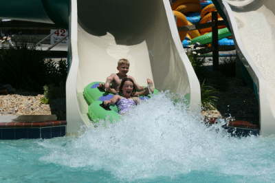 04_sara_logan_tube_slide_21.jpg