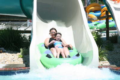 05_mom_sam_tube_slide_21.jpg