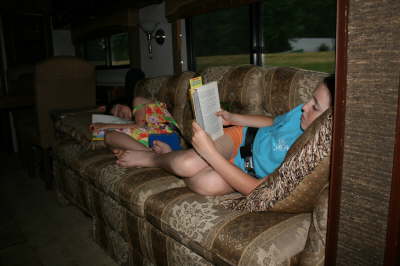 08_Reading__PA_0101.jpg