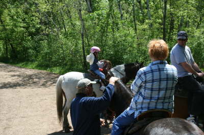 04_trail_ride_start1.jpg