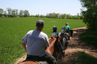 06_trail_ride1.jpg