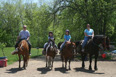 10_family_on_horses1.jpg