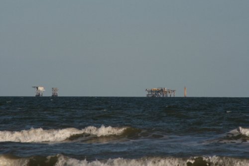 03 oil rigs.JPG